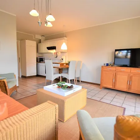 Yachthafenhoeh Whg2 아파트